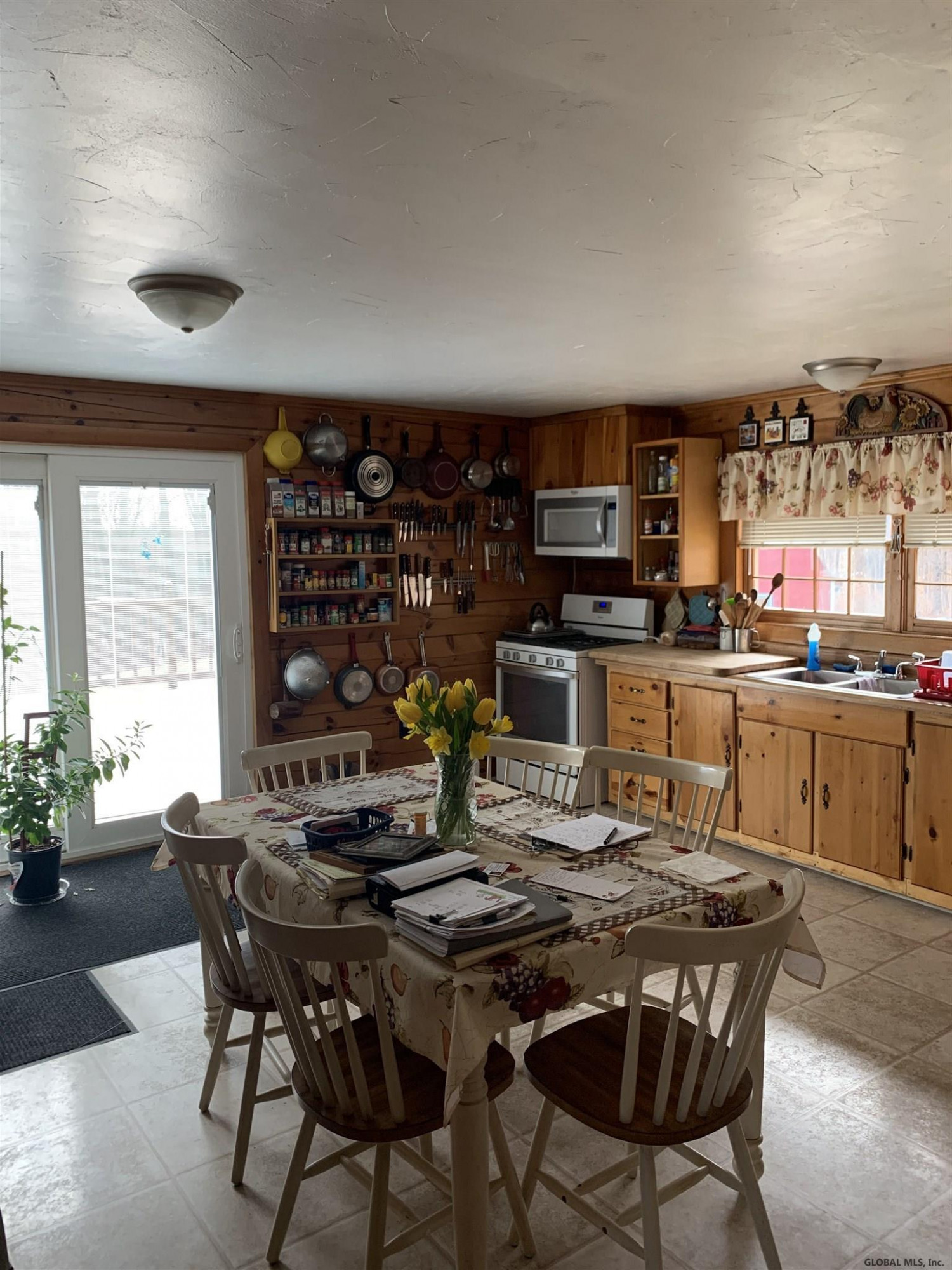 277 Tracey Road Ravena, NY 12143 - Photo 12 of 25 Photo 12