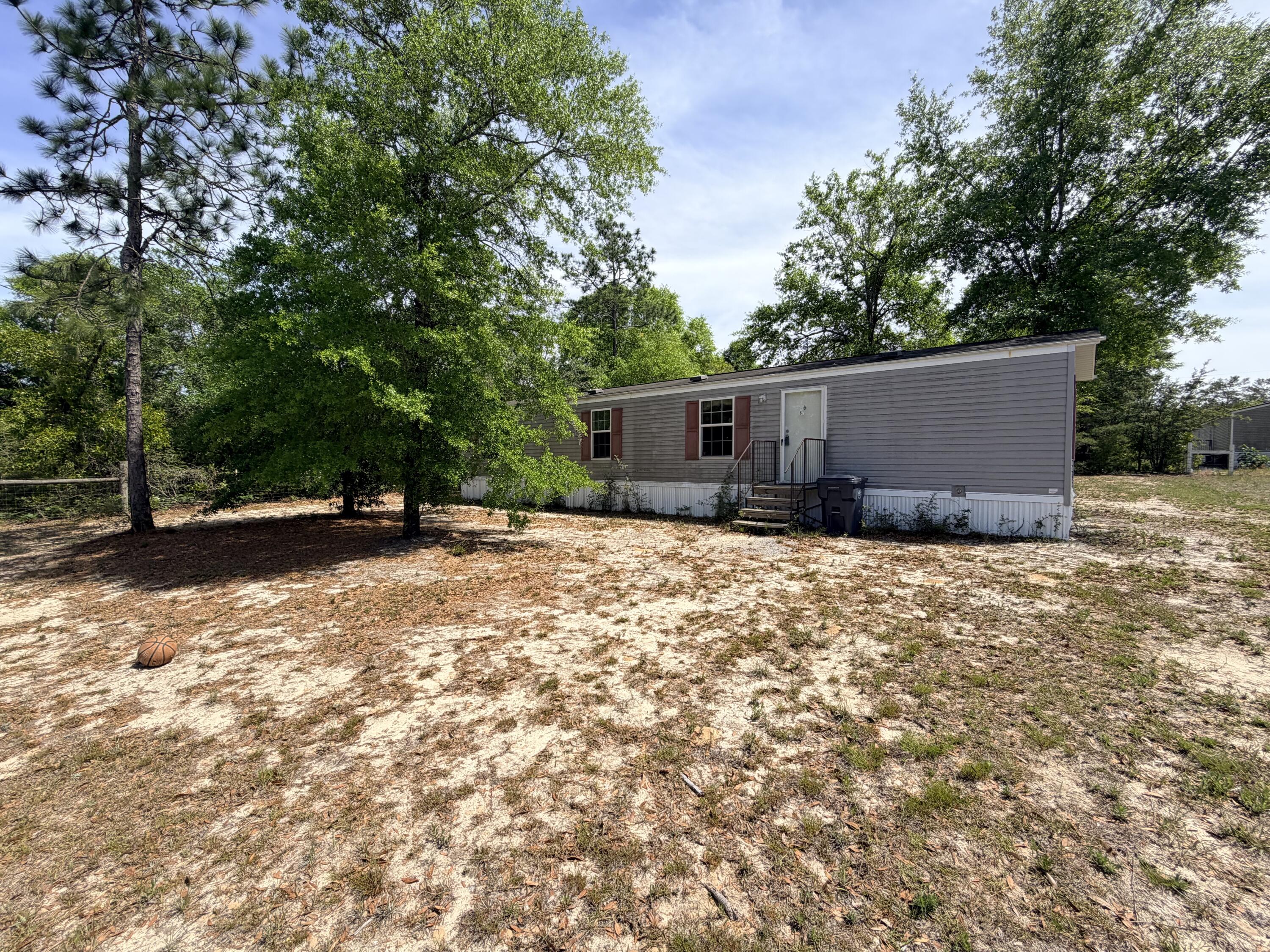 87 Pinetree Lane, DeFuniak Springs, FL