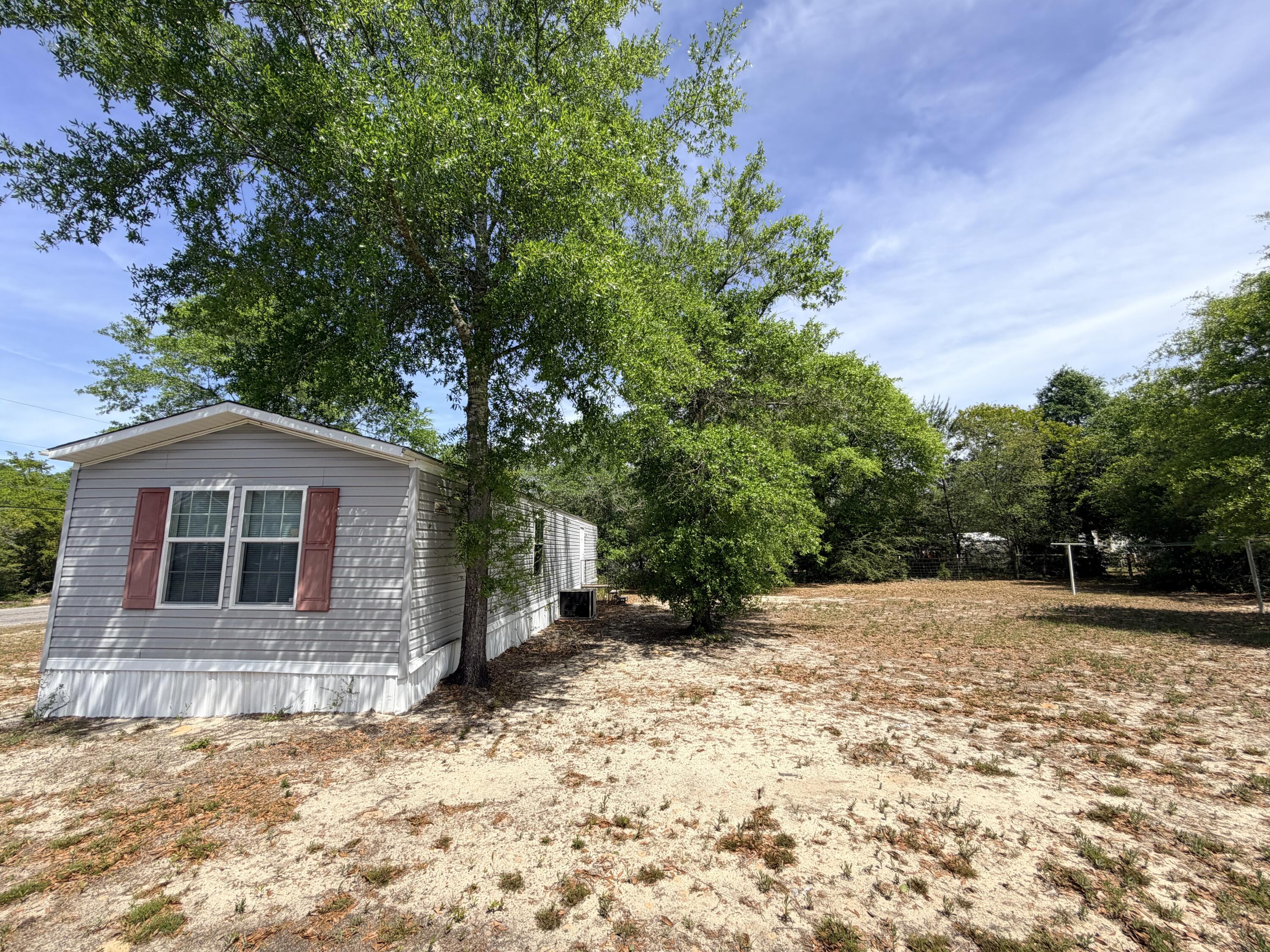 87 Pinetree Lane DeFuniak Springs, FL 32433 - Photo 3 of 28 87 Pinetree Lane, DeFuniak Springs, FL