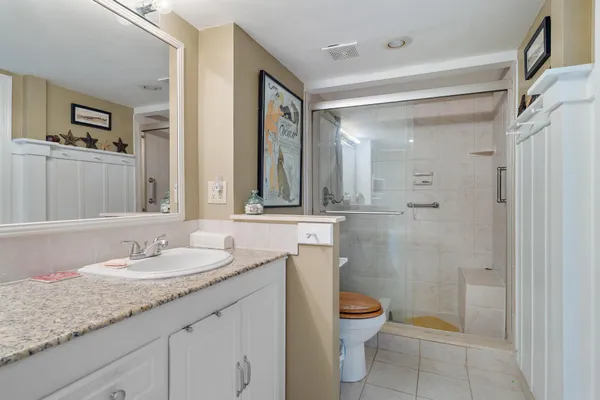 $1,050,000 | 5380 North Ocean Drive, Unit 6D, Singer Island, FL 33404