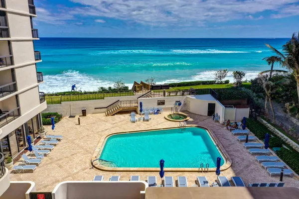 $1,050,000 | 5380 North Ocean Drive, Unit 6D, Singer Island, FL 33404