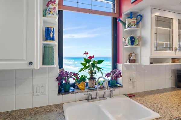 $1,050,000 | 5380 North Ocean Drive, Unit 6D, Singer Island, FL 33404