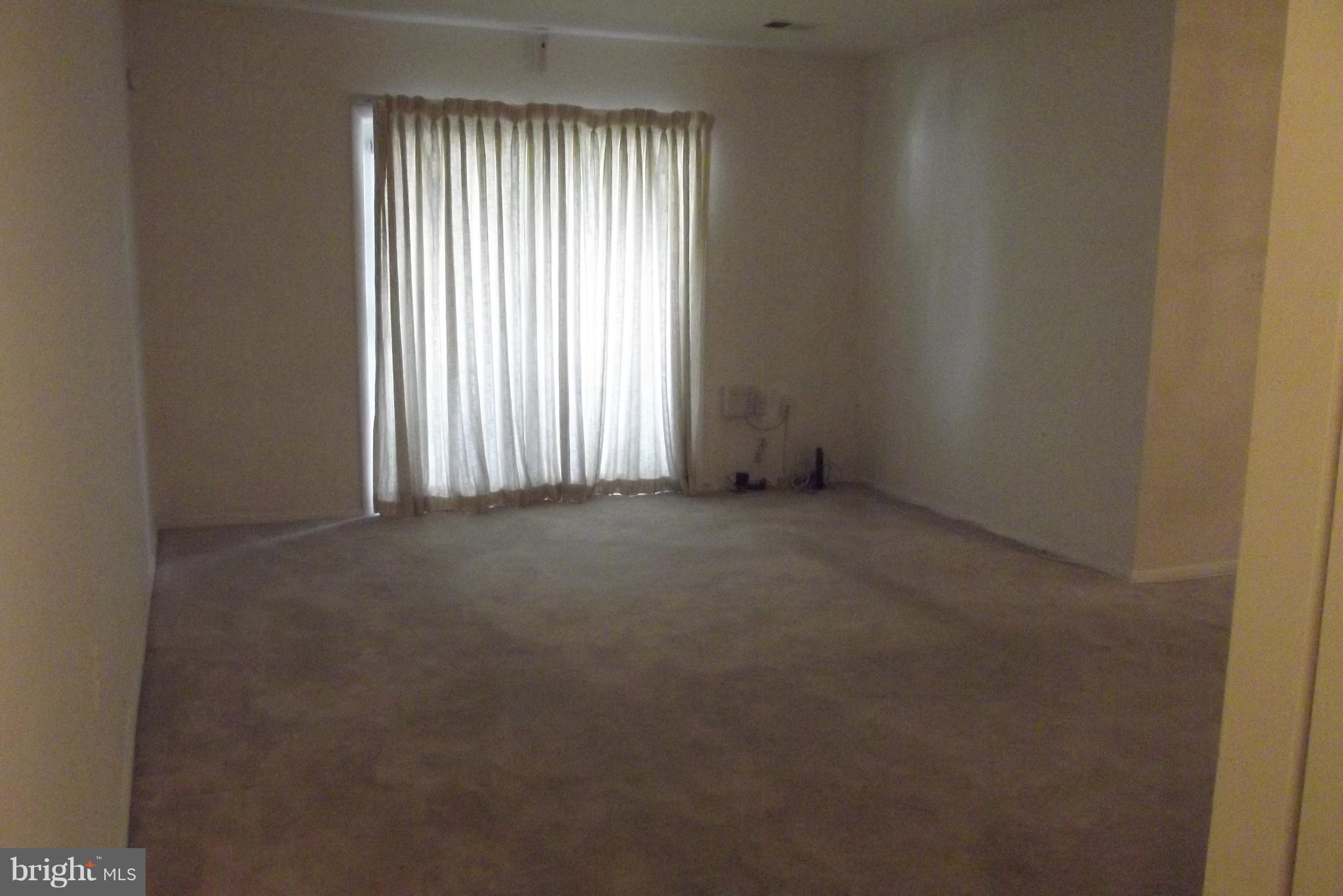 3922 Rolling Rd., Unit A6 Baltimore, MD 21208 - Photo 4 of 21 Living Room