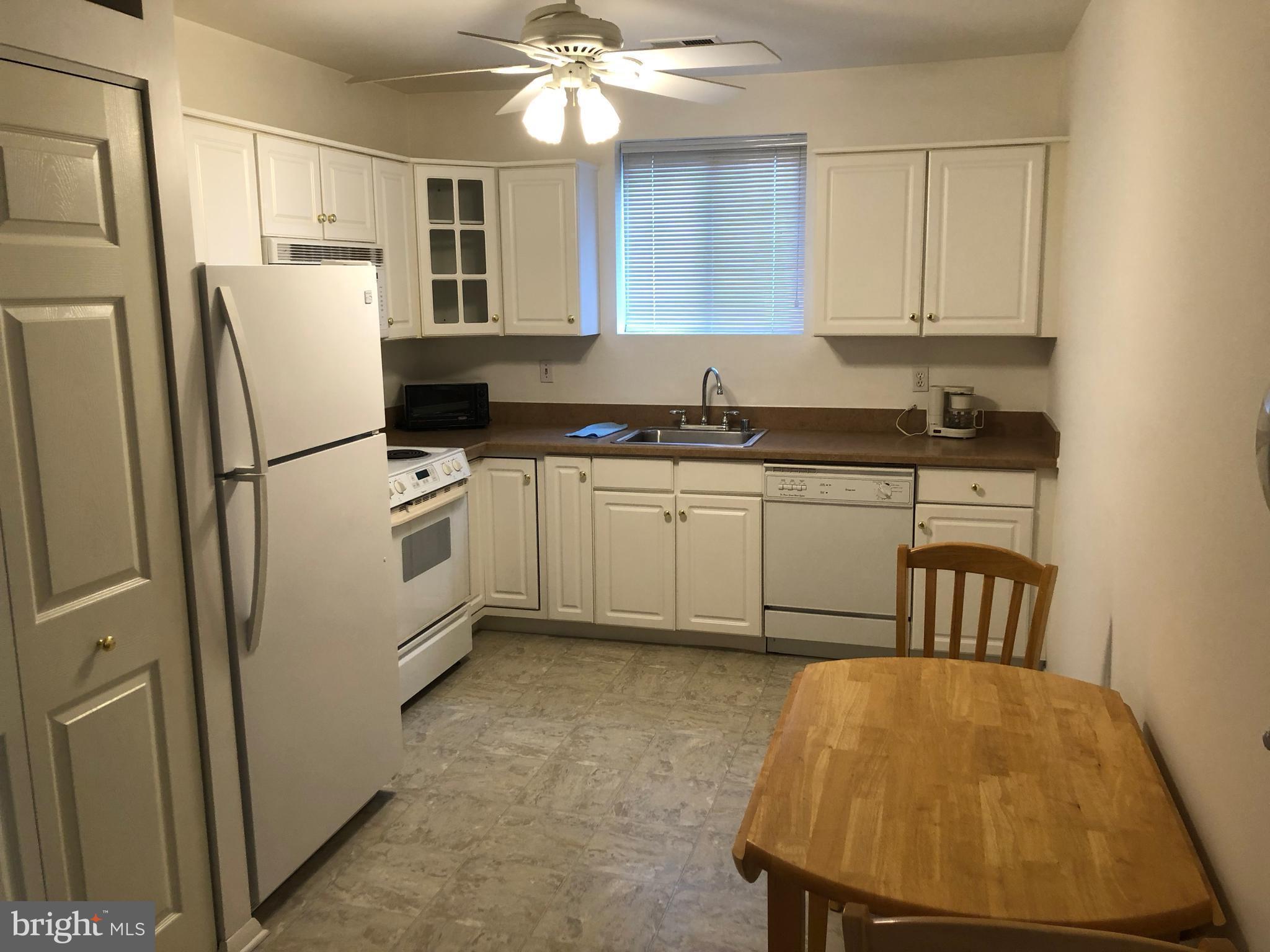 3922 Rolling Rd., Unit A6 Baltimore, MD 21208 - Photo 8 of 21 Kitchen