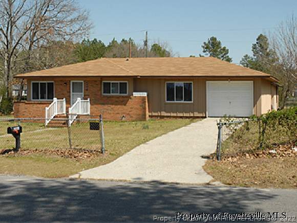 2001 Brinkley Drive Spring Lake, NC 28390 - Photo 1 of 8 Gallery Image 1