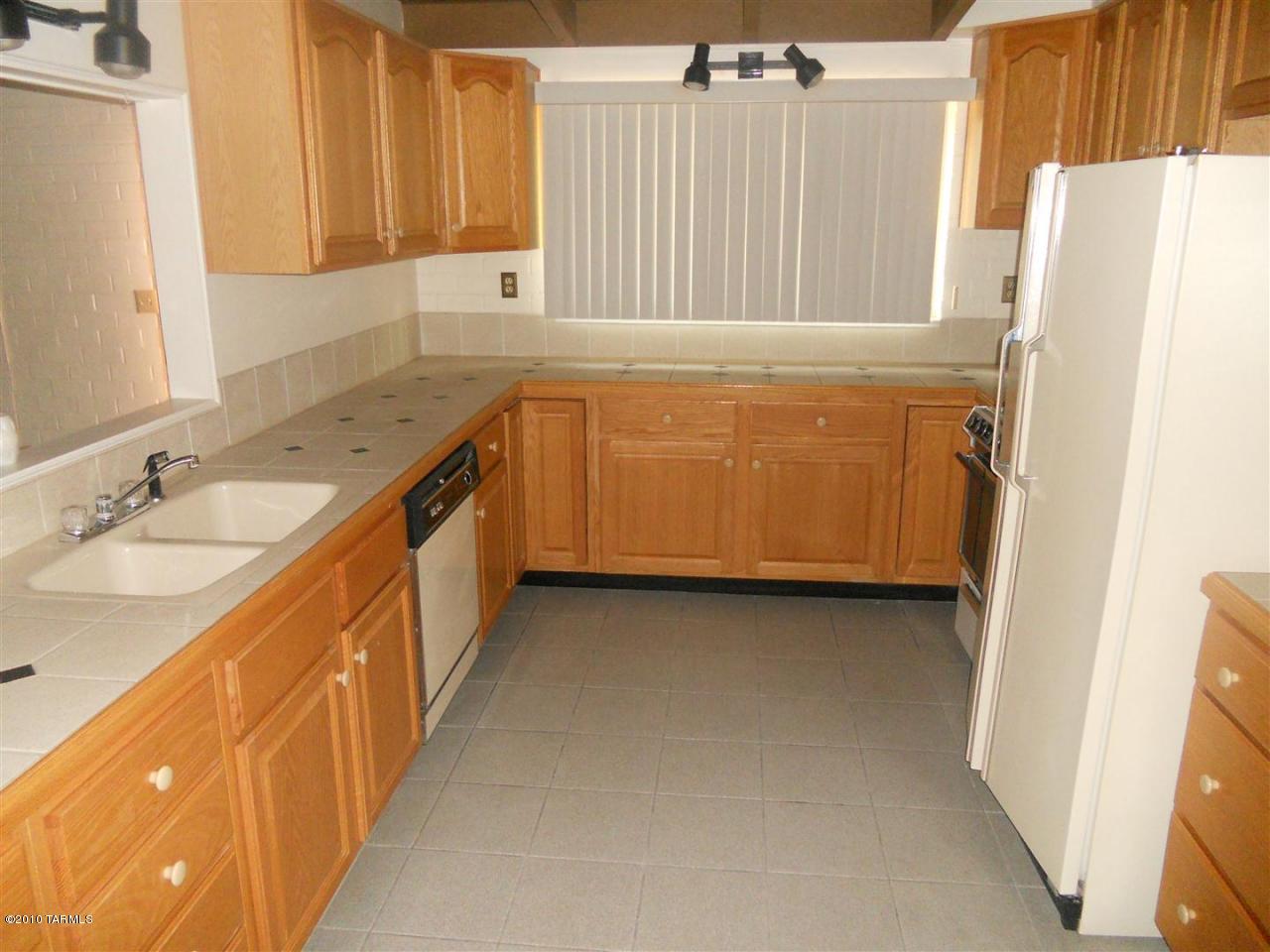 4602 East Fort Lowell Road Tucson, AZ 85712 - Photo 4 of 10