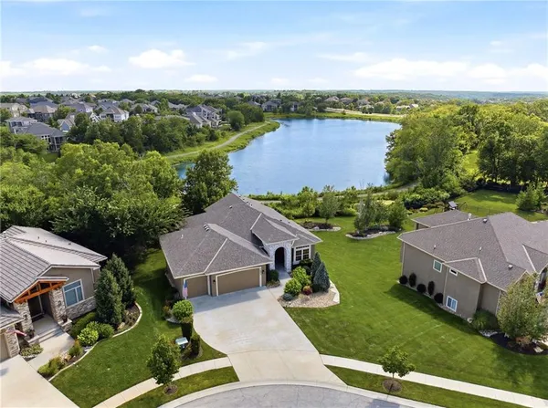 $915,000 | 24855 West 95th Terrace, Lenexa, KS 66227