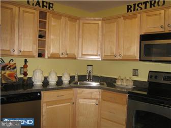2201 Delaire Landing Road Philadelphia, PA 19114 - Photo 3 of 8 Kitchen