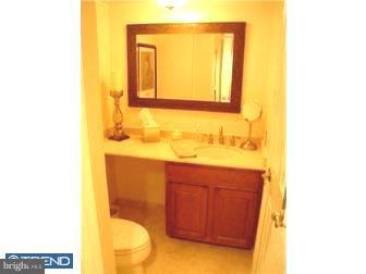 2201 Delaire Landing Road Philadelphia, PA 19114 - Photo 7 of 8 Bathroom