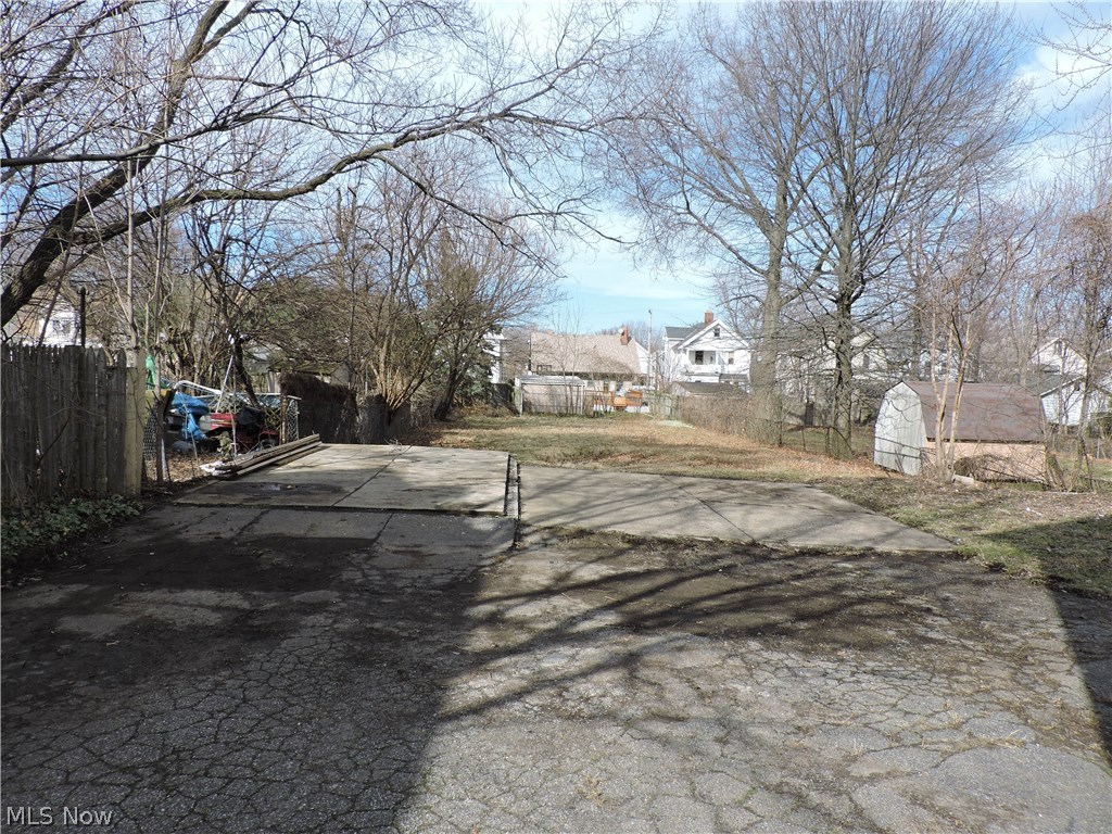 2012 Spring Road Cleveland, OH 44109 - Photo 8 of 19