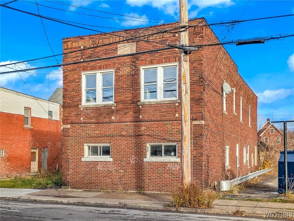 639 19th Street, Niagara Falls, NY 14301 | Compass