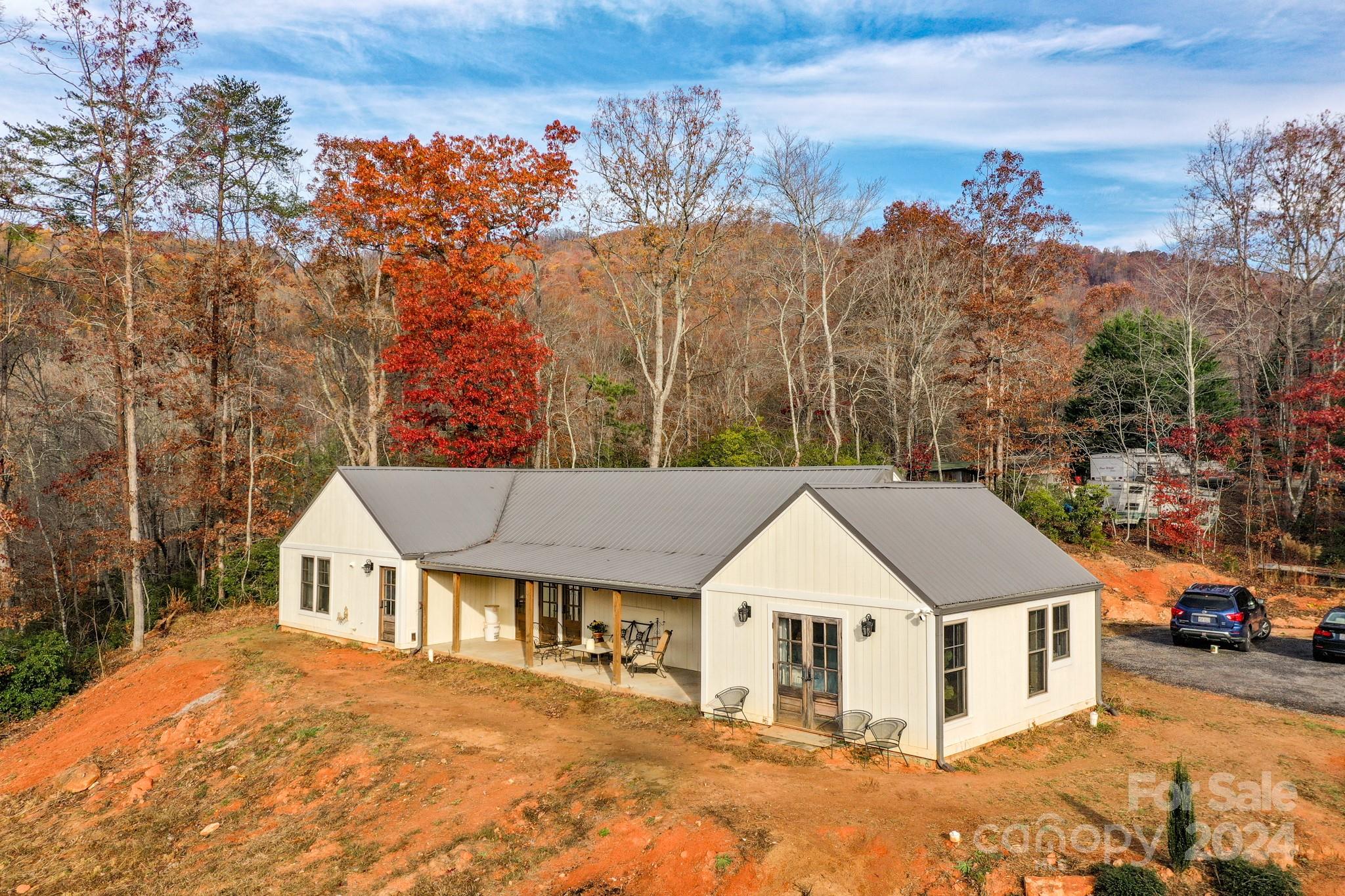 711 Herman Wilson Road Lake Lure, NC 28746 - Photo 4 of 47 Gallery Image 4