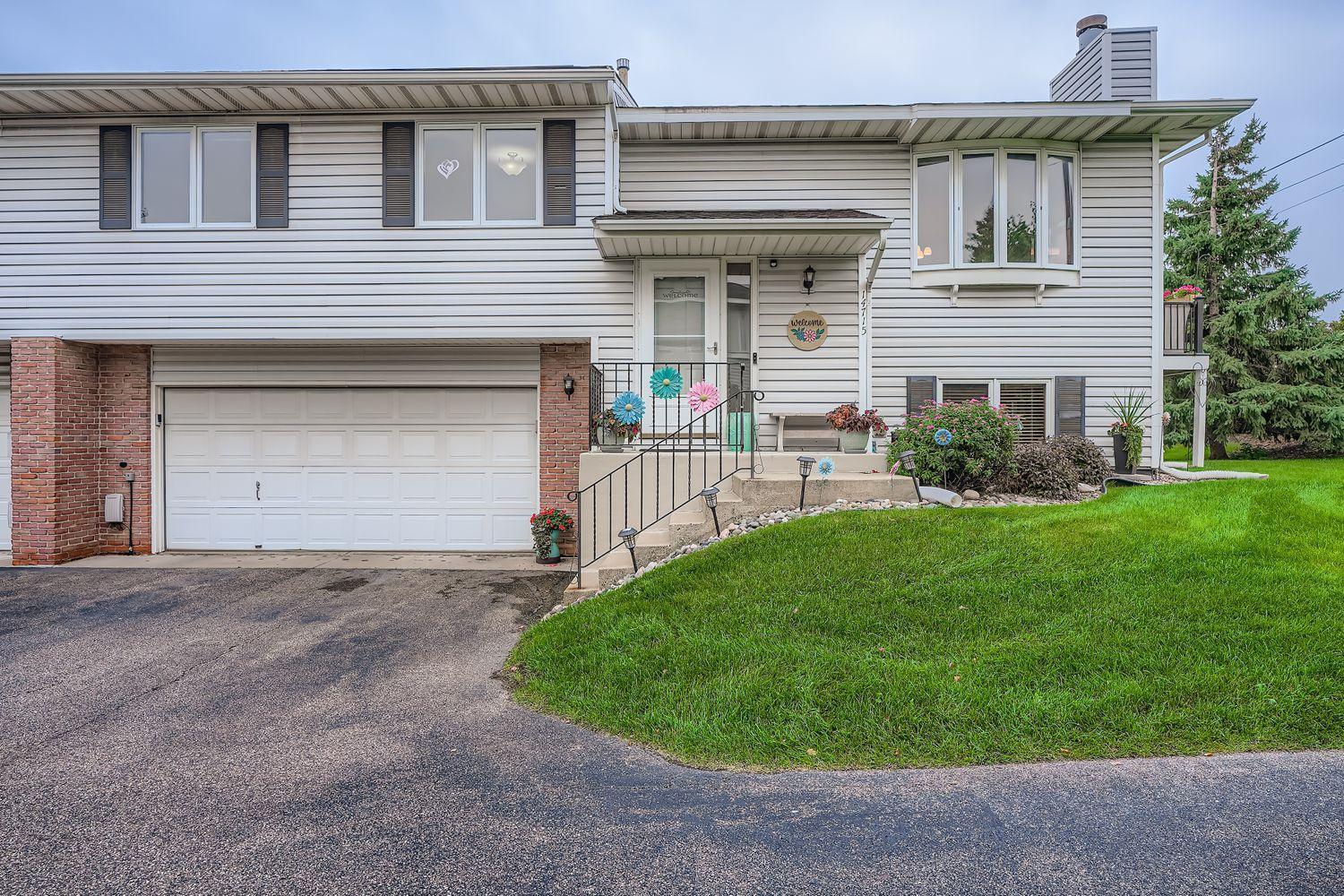 14715 Endicott Way Apple Valley, MN 55124 - Photo 2 of 27