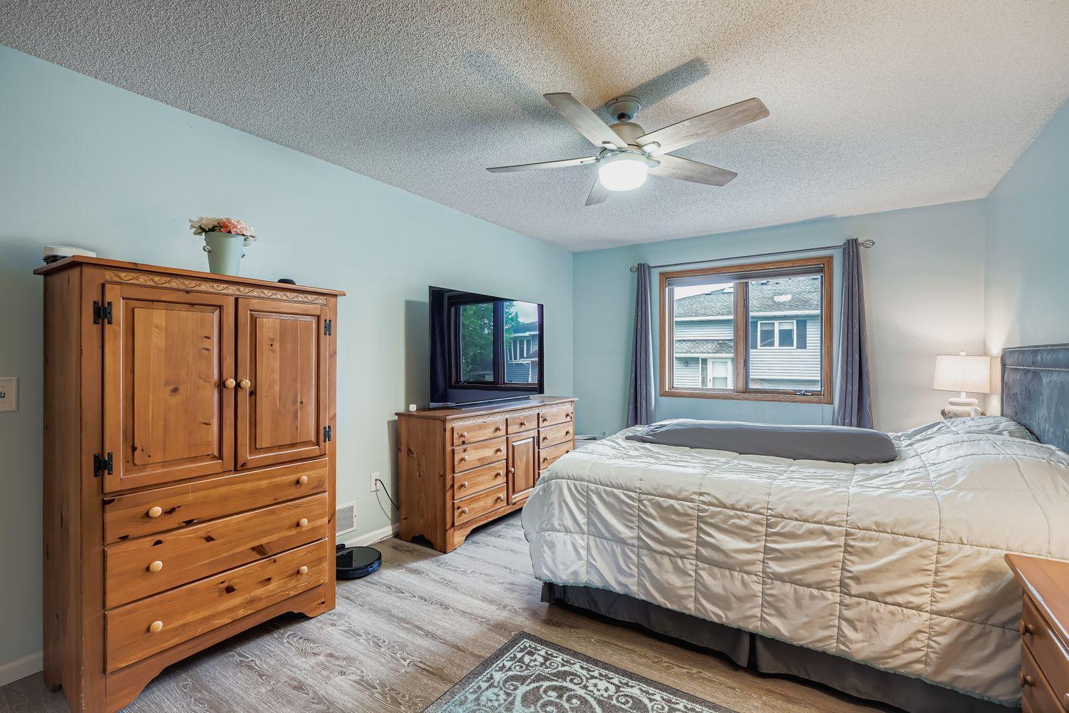 14715 Endicott Way Apple Valley, MN 55124 - Photo 7 of 27