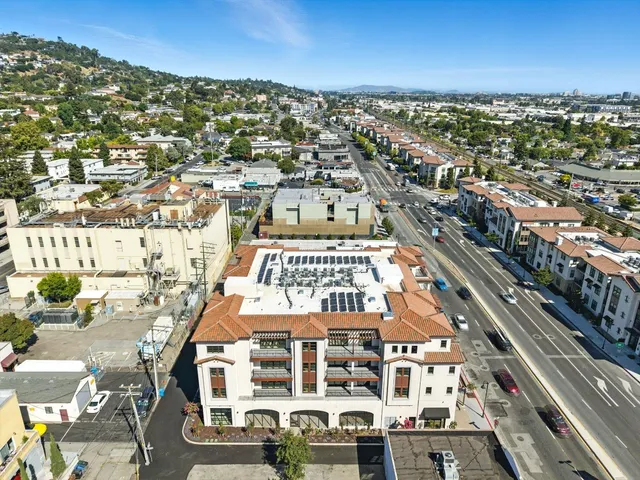 $1,298,000 | 560 El Camino Real, Unit 201, San Carlos, CA 94070