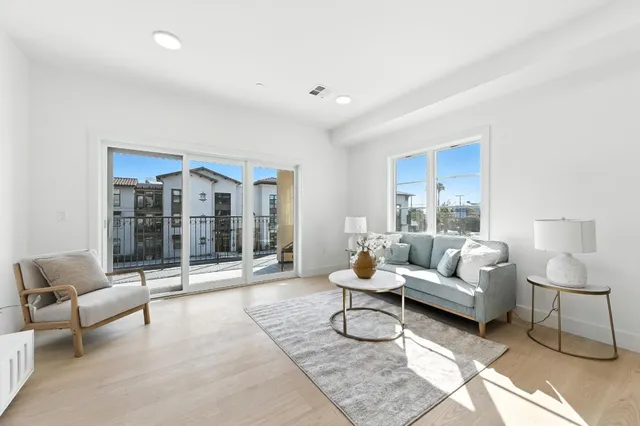 $1,298,000 | 560 El Camino Real, Unit 201, San Carlos, CA 94070