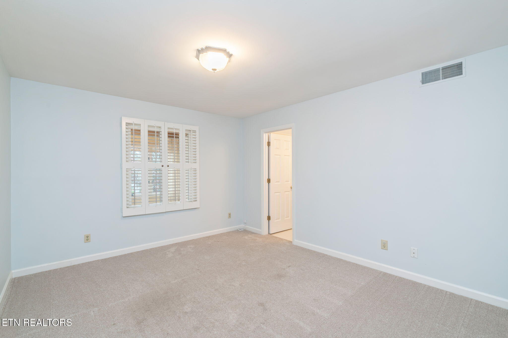 1122 Bordeaux Circle Knoxville, TN 37919 - Photo 38 of 55 34-web-or-mls-1122 Bordeaux Circle-35