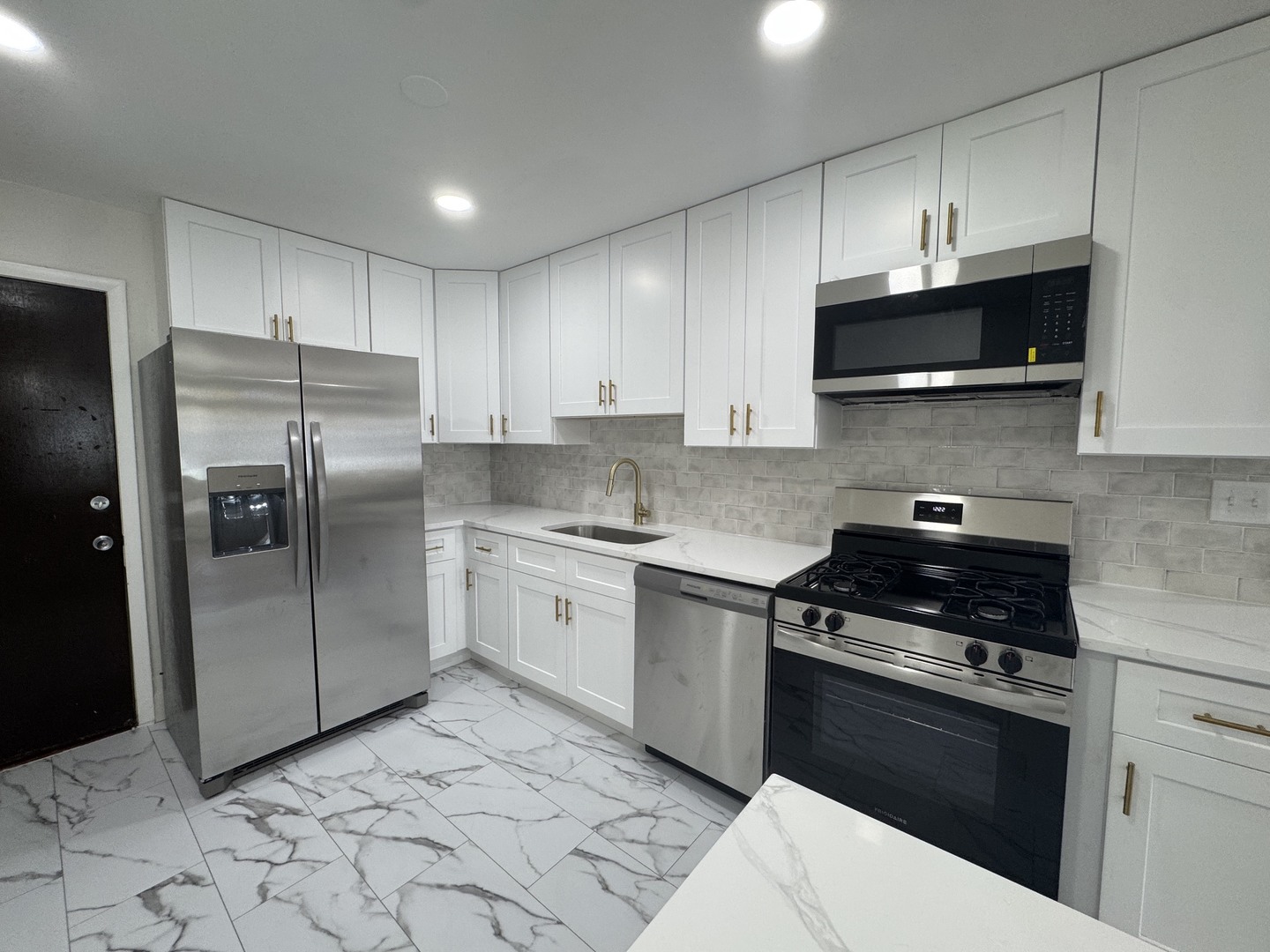 9561 Dee Road, Unit 1A Des Plaines, IL 60016 - Photo 7 of 13