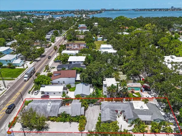$2,400,000 | 1761 Siesta Drive, Sarasota, FL 34239