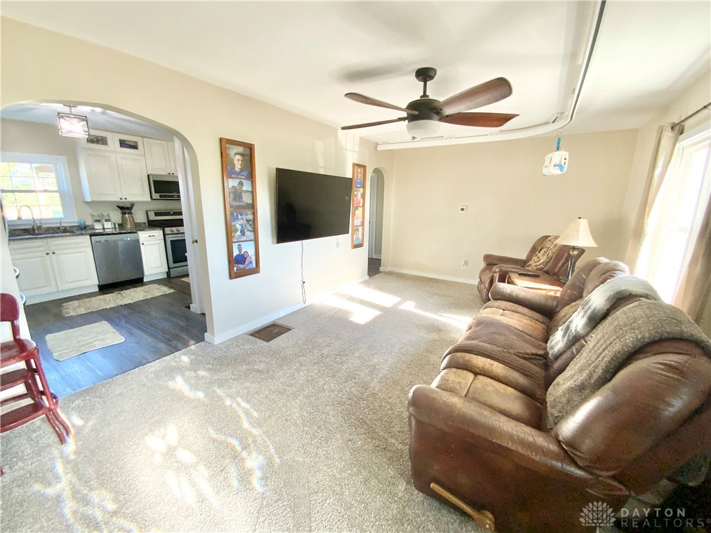10221 South State Line Road Union City, IN 45390 - Photo 2 of 54