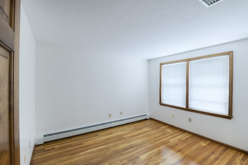 24 Ida Road Worcester, MA 01604 - Photo 9 of 39 Gallery Image 9