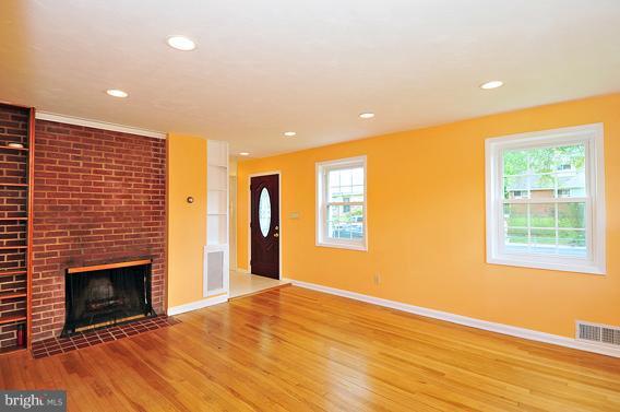 3111 Janet Road Silver Spring, MD 20906 - Photo 16 of 24 Living Room