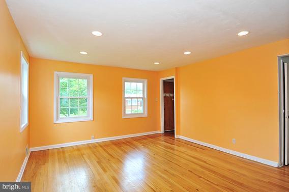 3111 Janet Road Silver Spring, MD 20906 - Photo 20 of 24 Living Room