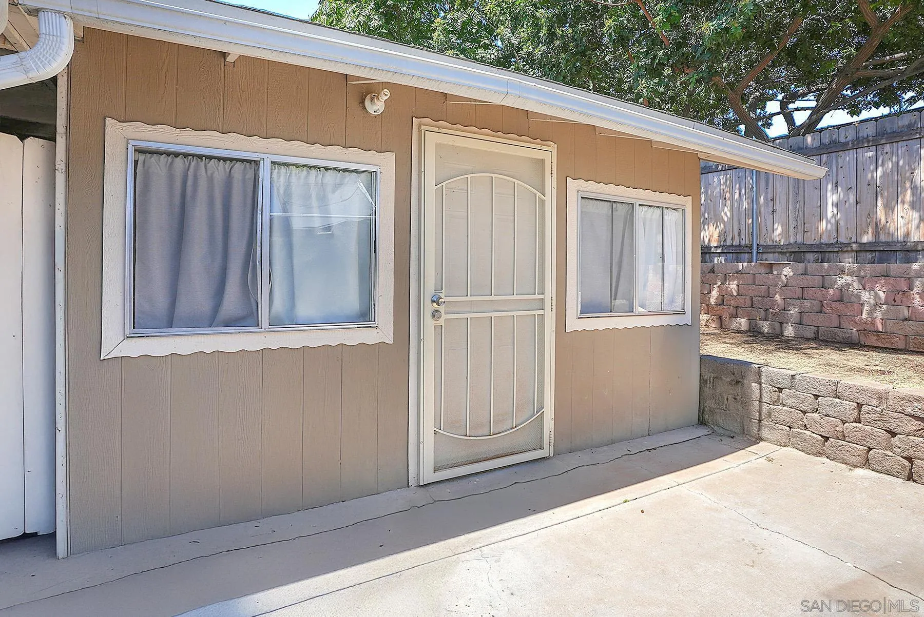 9820 St George Street Spring Valley, CA 91977 - Photo 17 of 23 a backyard of a house