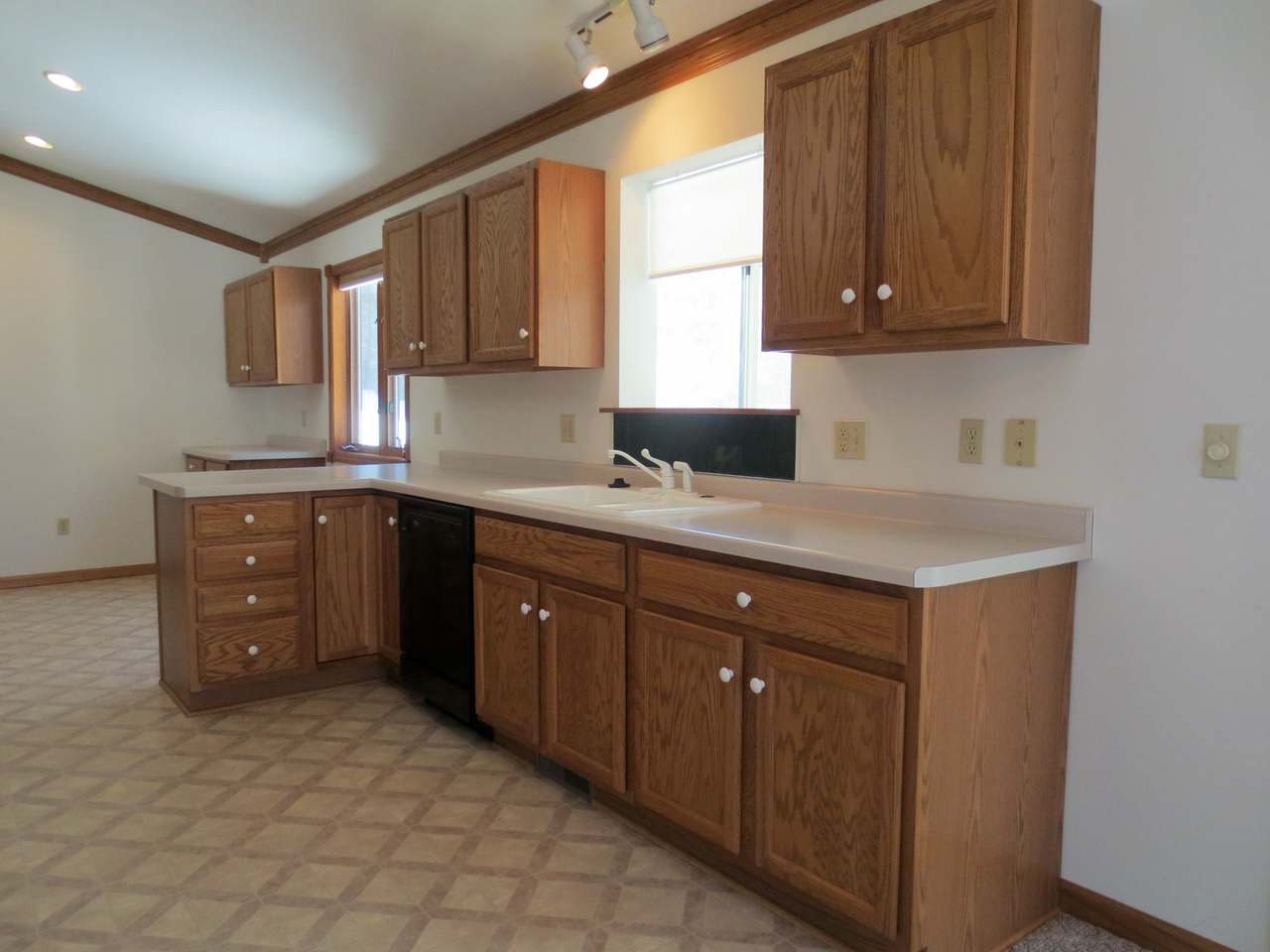 841 Woodland Drive Rhinelander, WI 54501 - Photo 10 of 24 Gallery Image 10