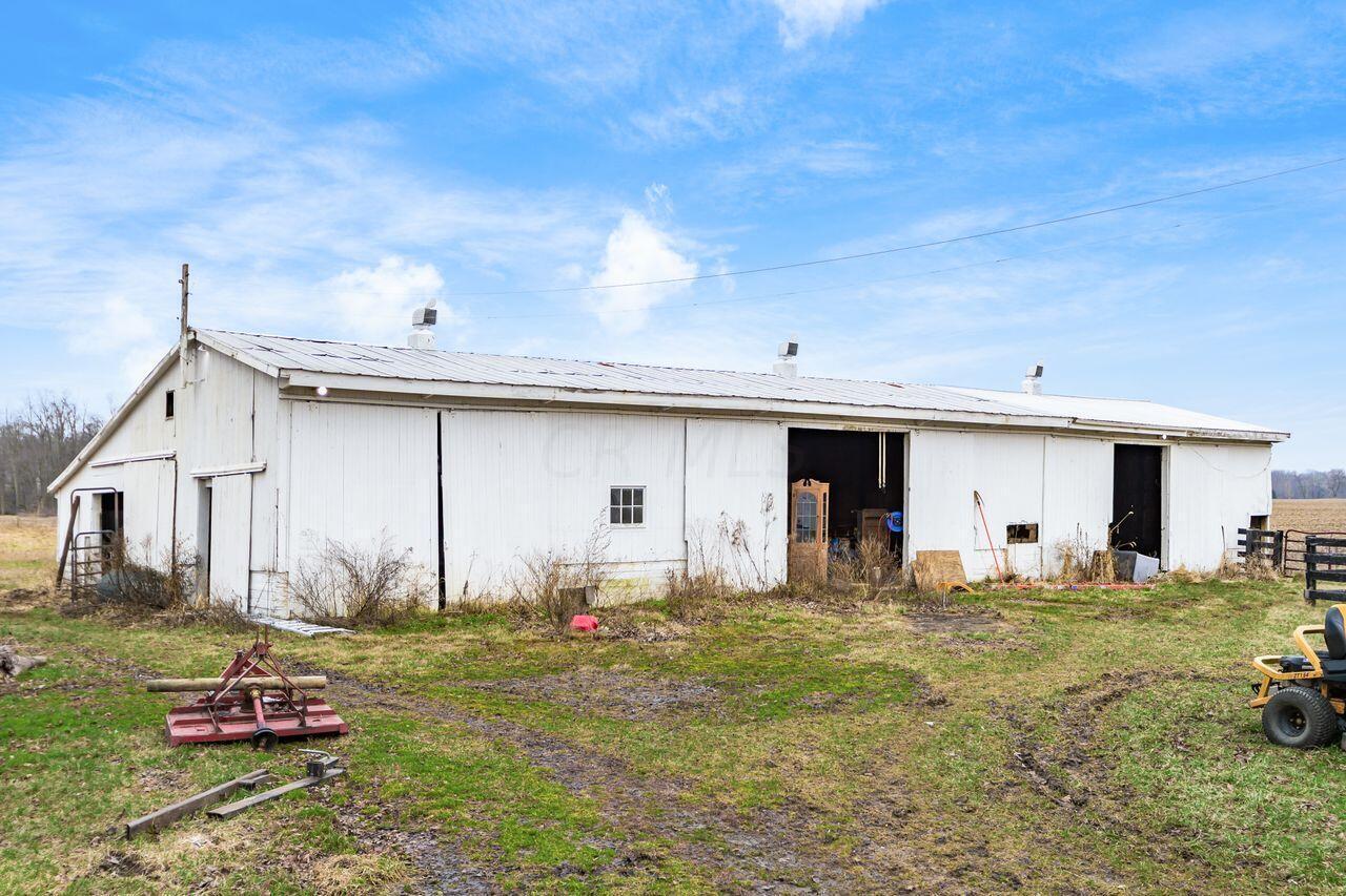 3349 Weaver Road Mount Vernon, OH 43050 - Photo 27 of 31 outbuilding with additional parking available