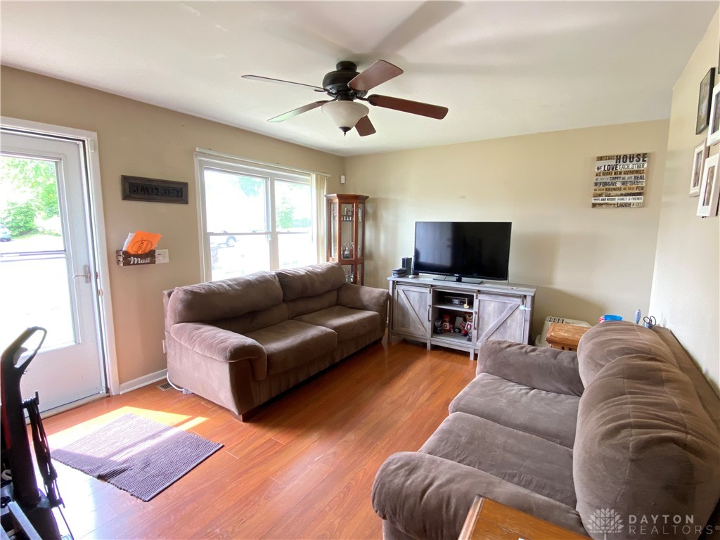 808 Edgewick Road New Carlisle, OH 45344 - Photo 4 of 16 Gallery Image 4