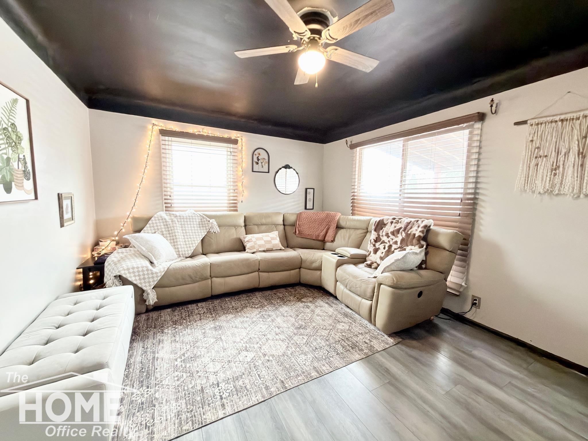 2624 Miller Road Flint, MI 48503 - Photo 2 of 22 50197463-018438fd-cdeb-44a7-9795-b0ba42e60ee9.JPG