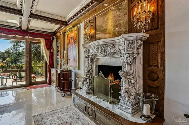 a view of entryway with a flower pot and a shower