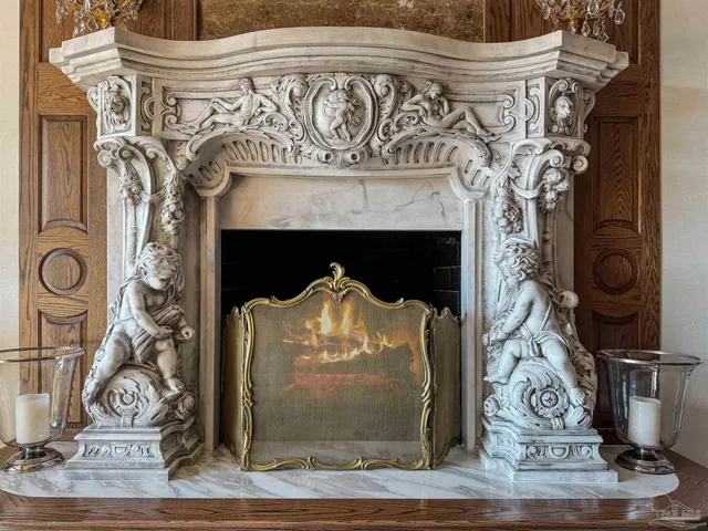 a view of a interior of the house