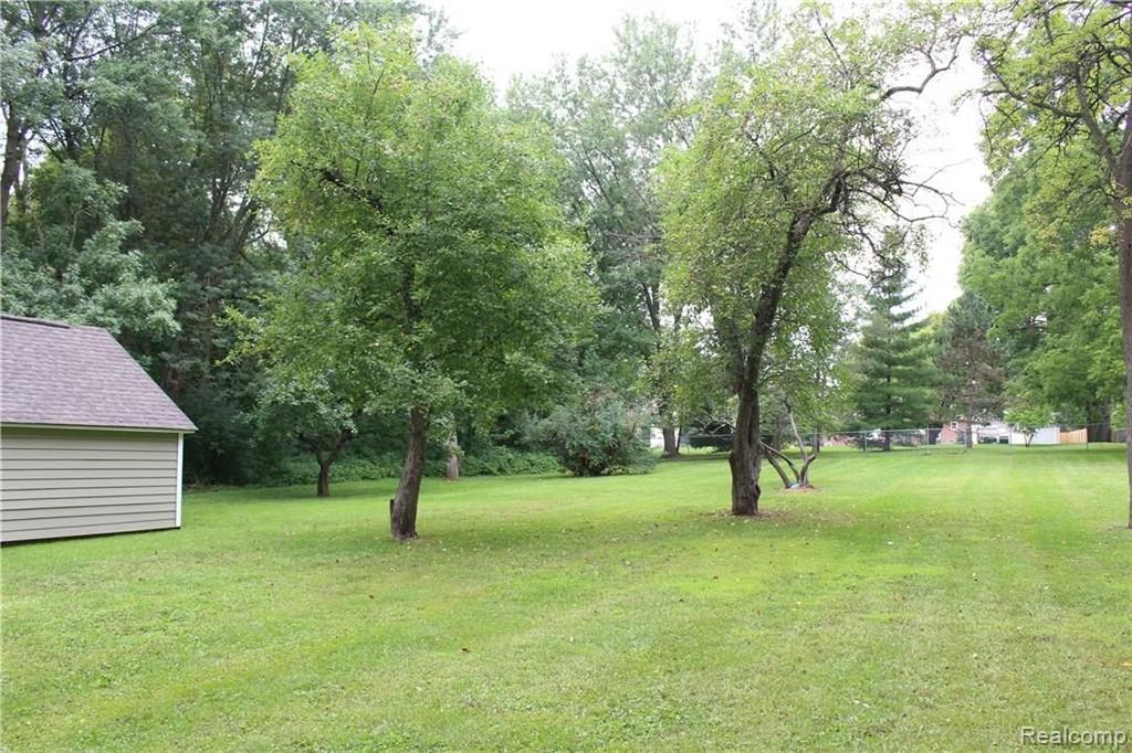2724 Hickory Lawn Road Rochester Hills, MI 48307 - Photo 27 of 30