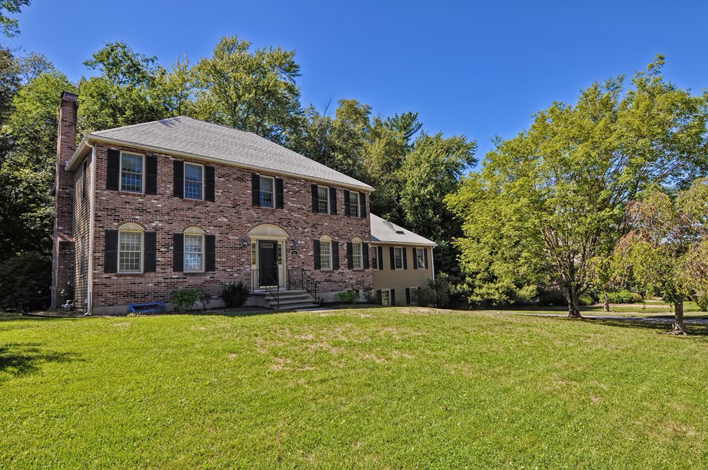 221 Simpson Road Marlborough, MA 01752 - Photo 1 of 30 Gallery Image 1