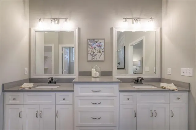 $800,000 | 12204 138th Place, Overland Park, KS 66221