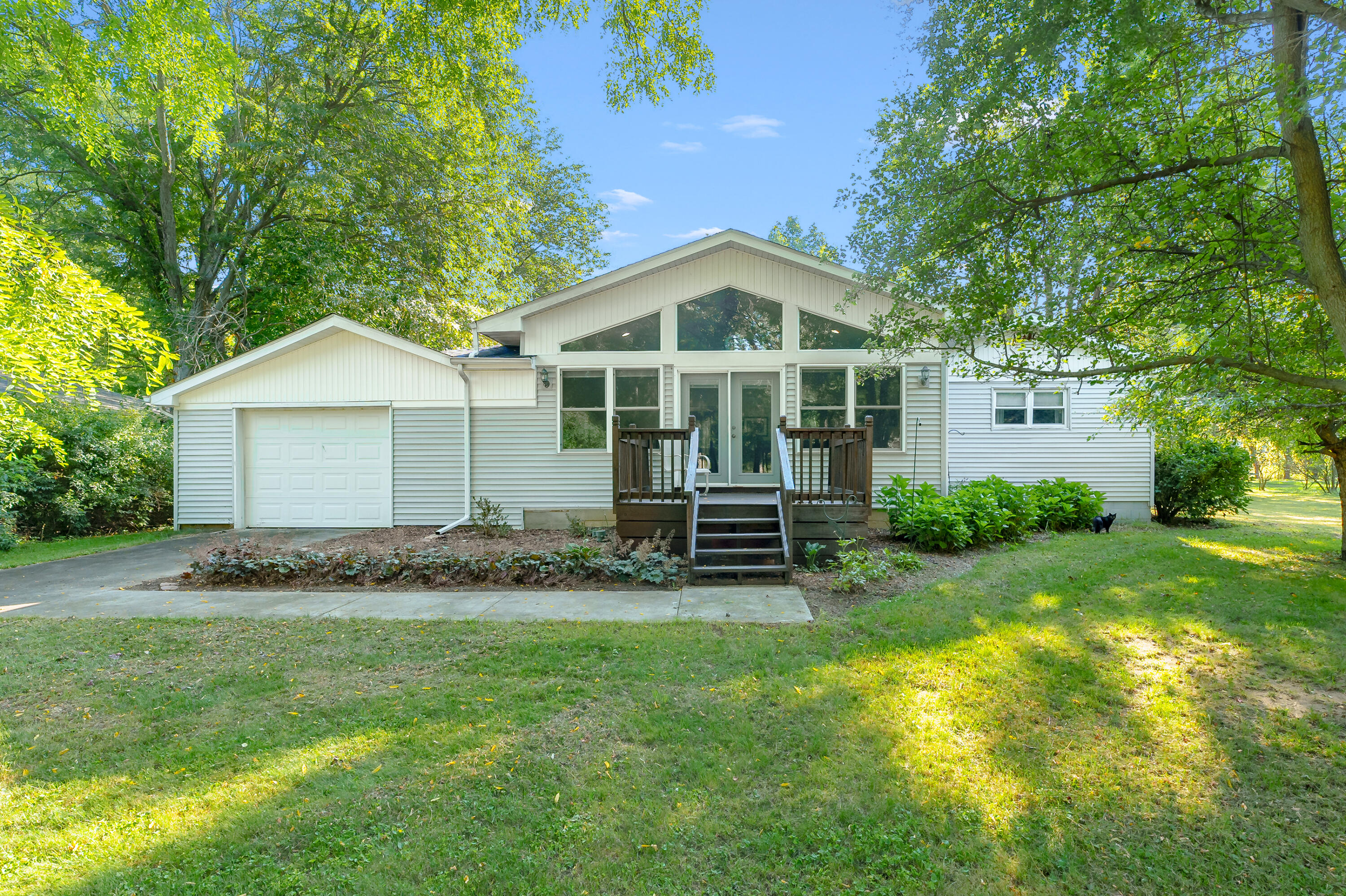 12441 Minges Road South Battle Creek, MI 49015 - Photo 2 of 35 Minges Rd S 12441 Battle Creek 49015-32