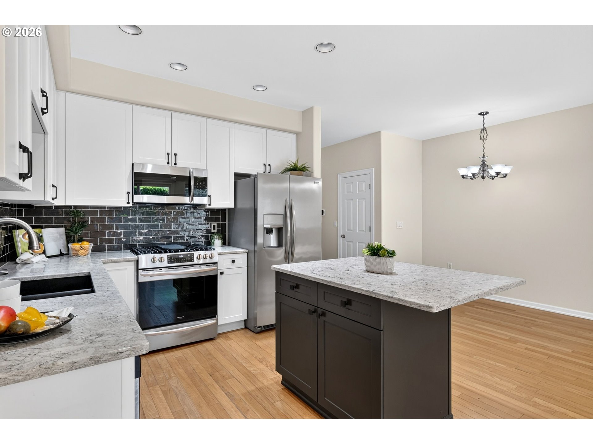 2926 Southwest Texas Street Portland, OR 97219 - Photo 14 of 44