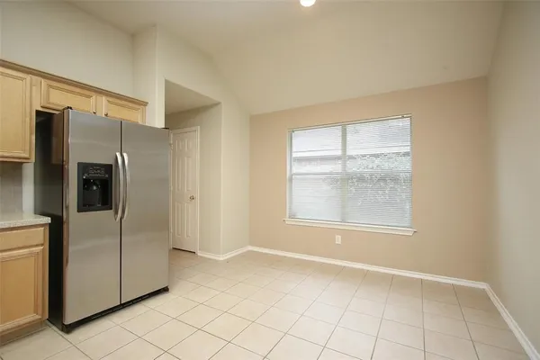 $2,300 | 14 Delphinium Place, The Woodlands, TX 77382