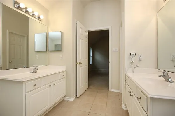 $2,300 | 14 Delphinium Place, The Woodlands, TX 77382