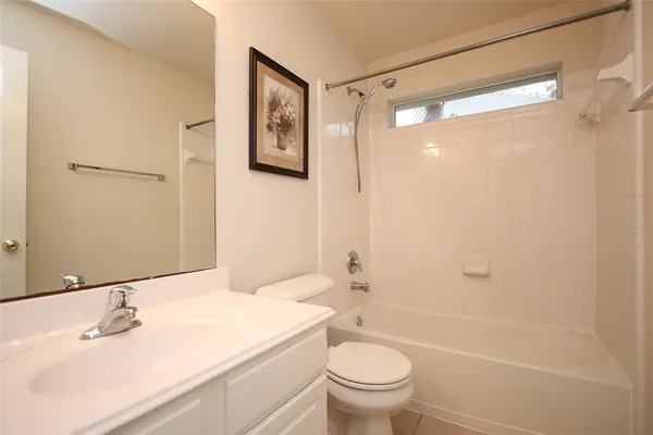 $2,300 | 14 Delphinium Place, The Woodlands, TX 77382