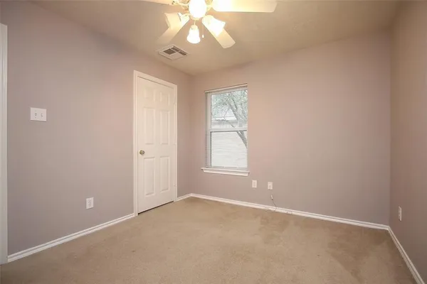 $2,300 | 14 Delphinium Place, The Woodlands, TX 77382