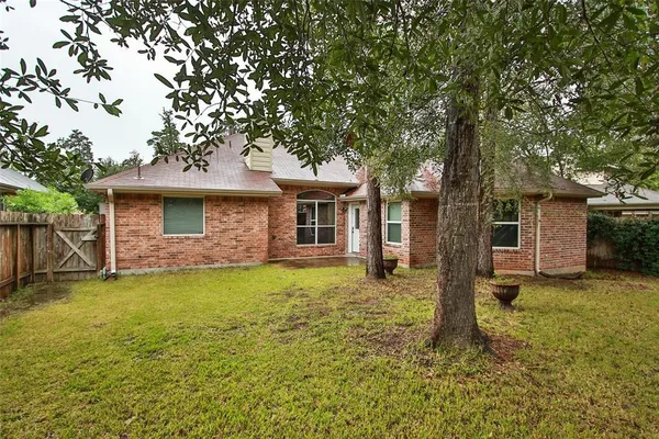 $2,300 | 14 Delphinium Place, The Woodlands, TX 77382