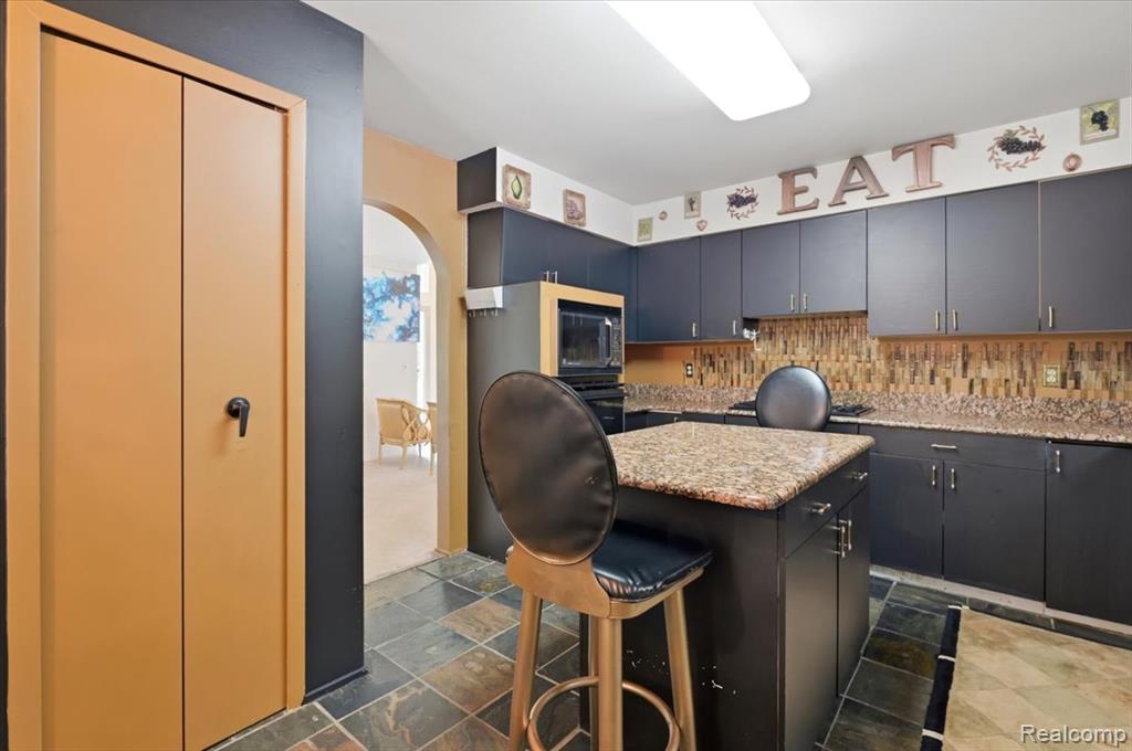 23605 Beech Road Southfield, MI 48033 - Photo 10 of 43