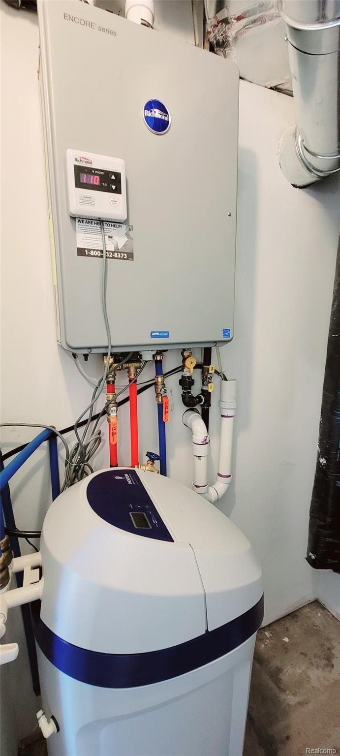 3335 Rush Lake Road Pinckney, MI 48169 - Photo 32 of 61 Hot water on demand!