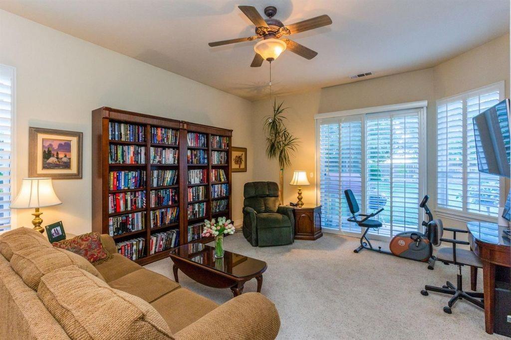 4708 North Crestmoor Avenue Clovis, CA 93619 - Photo 18 of 36