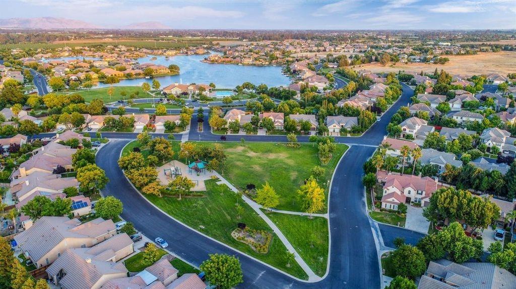 4708 North Crestmoor Avenue Clovis, CA 93619 - Photo 29 of 36