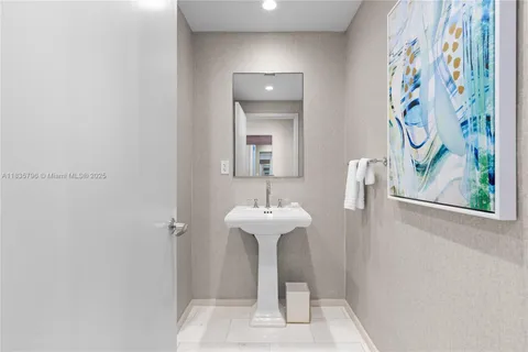 $615,900 | 551 North Fort Lauderdale Beach Boulevard, Unit H1401, Fort Lauderdale, FL 33304