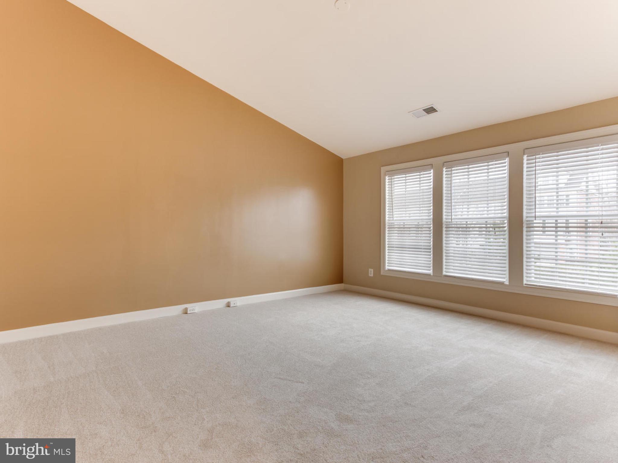 43802 Bent Creek Terrace Leesburg, VA 20176 - Photo 25 of 40 an empty room with a windows